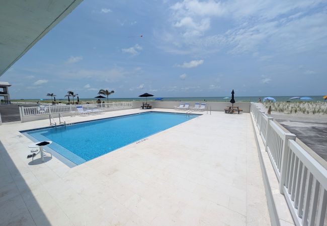 Condominium in Treasure Island - Sunset Chateau Beach Condo Star5Vacations