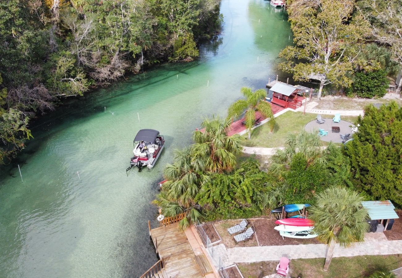 House in Weeki Wachee - Manatee Cove Compound Retreat Star5Vacations